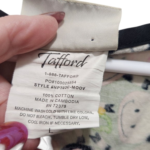 Tafford Floral Cows Scrub Top Women's Size L Nurse Medical Vet Childcare Fun - Picture 5 of 6